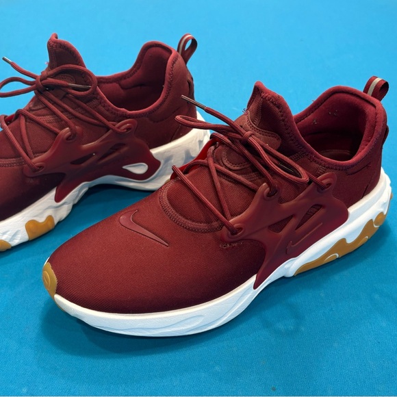 Nike Maroon react presto Athletic Shoes - Picture 2 of 5